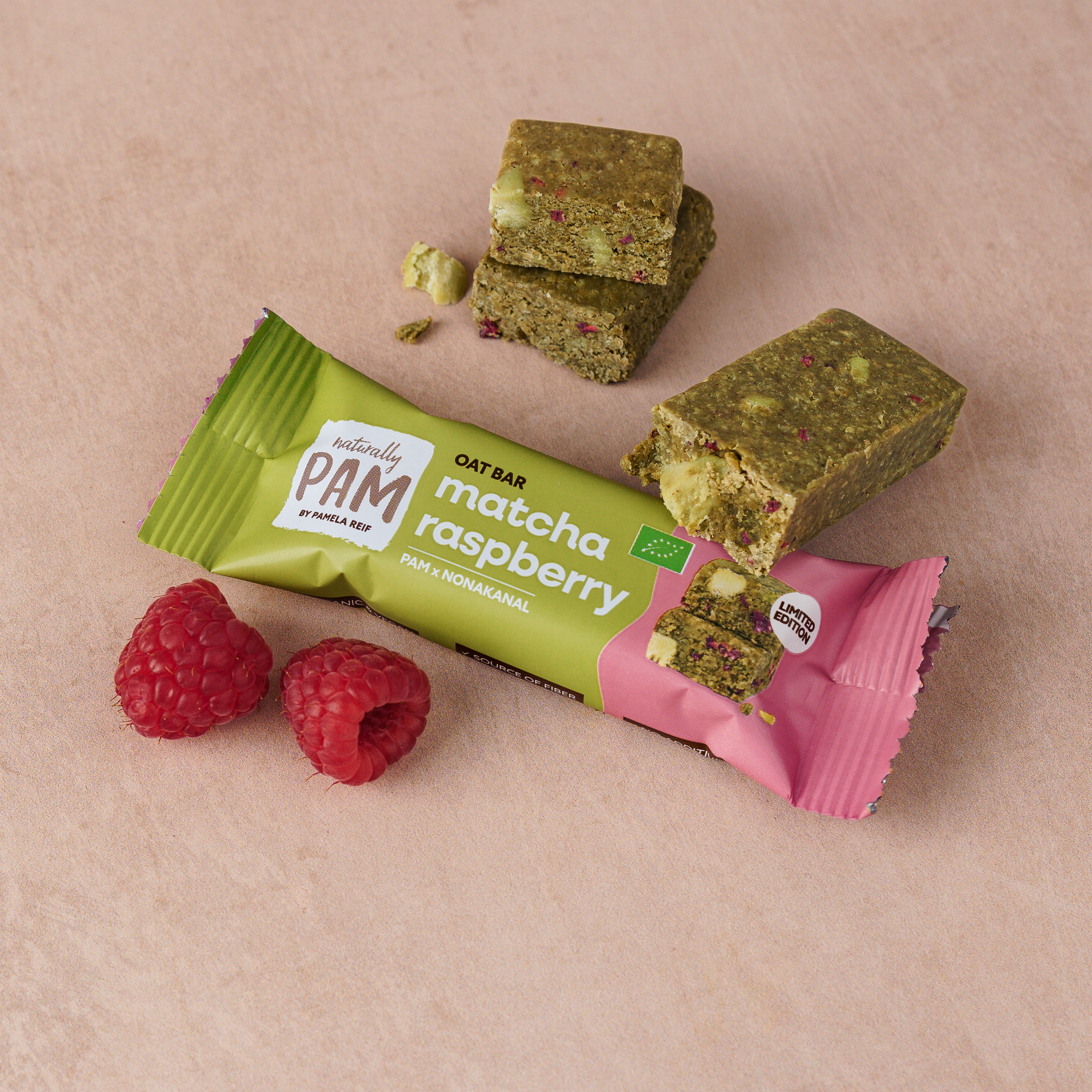 Naturally Pam Oat Bar Matcha Raspberry