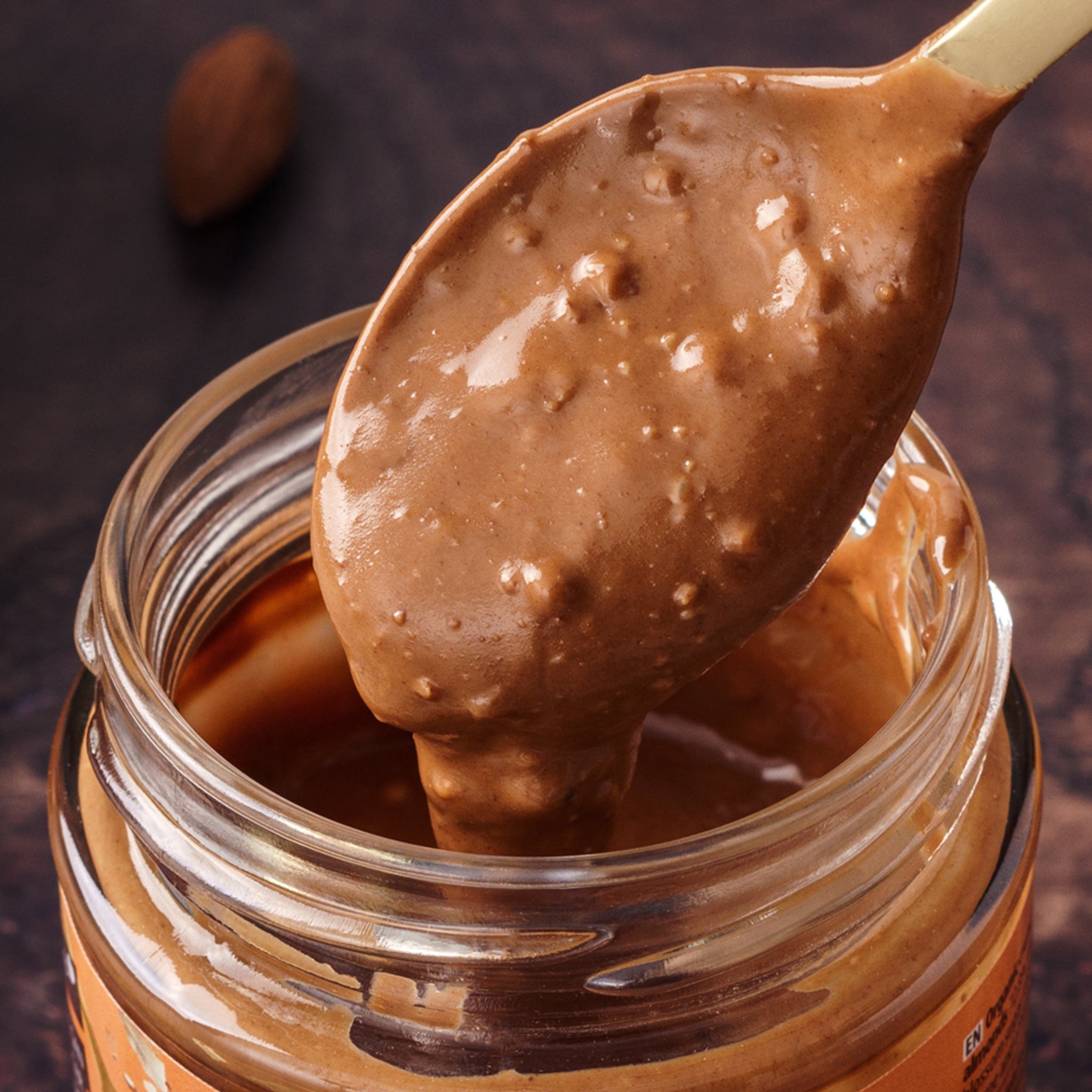 Naturally Pam Nut Butter mit karamellisierten Mandeln, cremige Nussbutter mit gerösteten, süßen Mandeln in natürlicher Verpackung