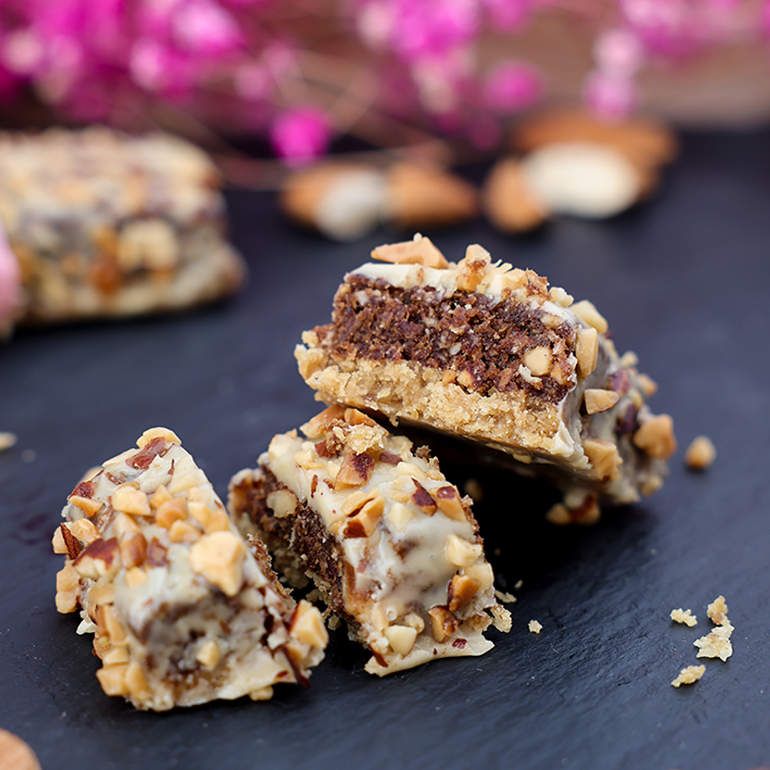 Naturally Pam Cake Bar Almond Coconut